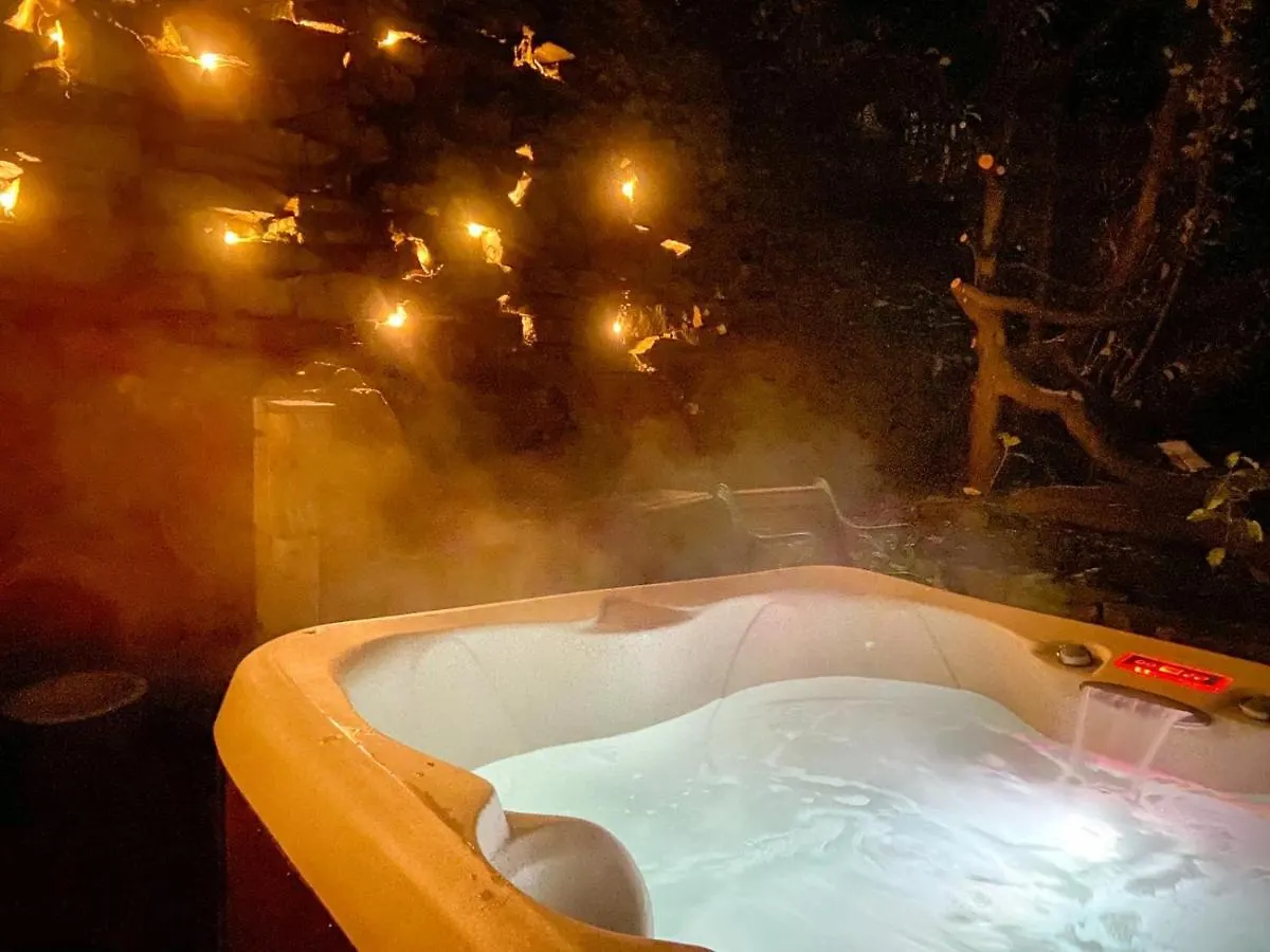 Holiday home Cosy Cottage With Hot Tub And Sauna Bingley