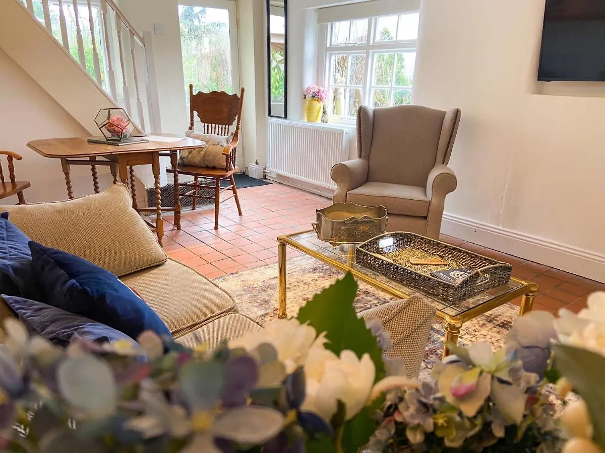 Cosy Cottage With Hot Tub And Sauna Bingley United Kingdom